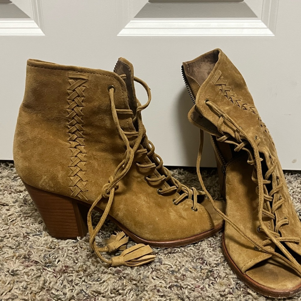 Frye Lace Up Bootie - 8.5